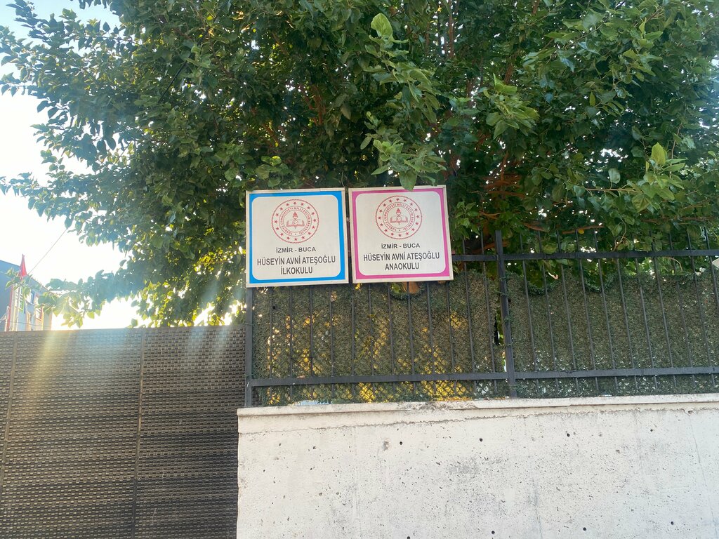 Primary school Huseyin Avni Atesoglu Primary School, Izmir, photo