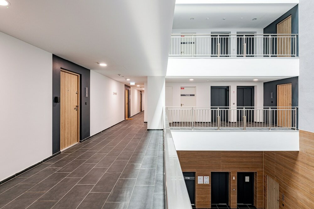 Фото WestSide Garden Apartments by Urbanrent