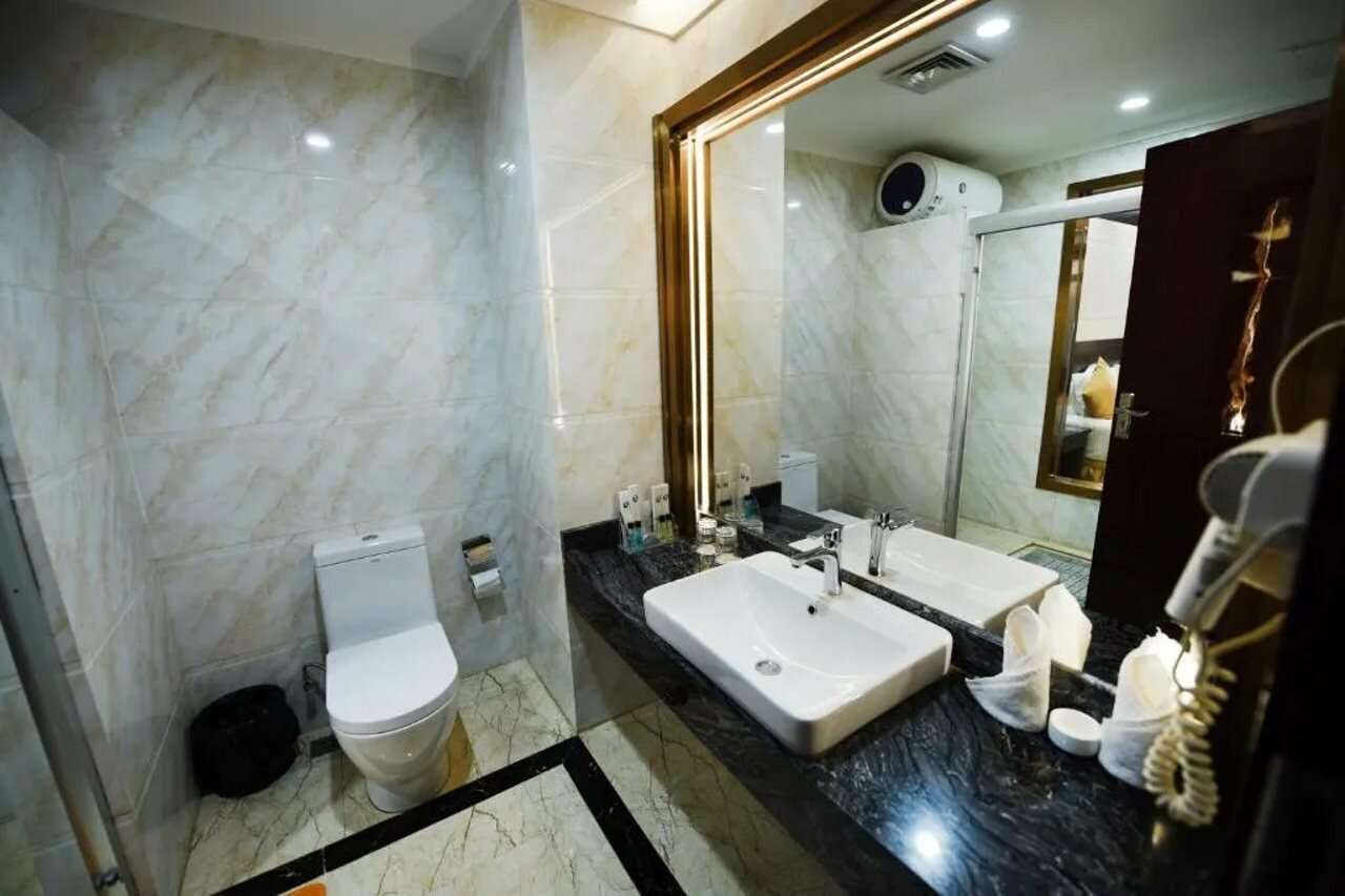 Фото Kololo Courts Hotel & Restaurant