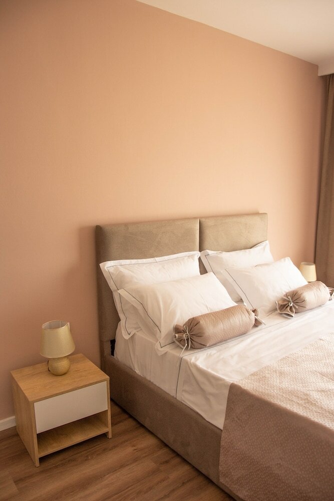 Фото Wave Beachfront Apartments