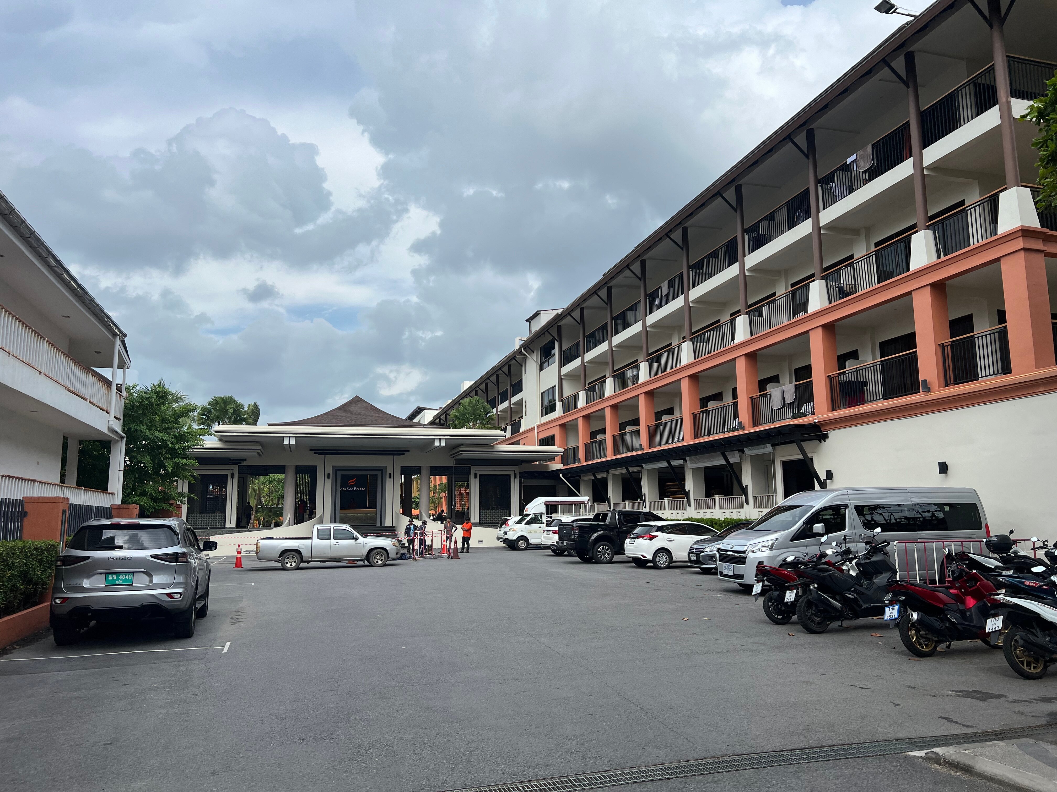 Фото Kata Sea Breeze Resort