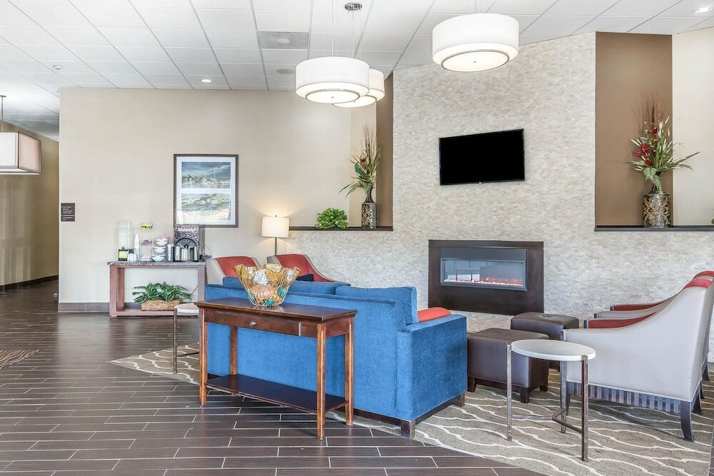 Фото Comfort Inn & Suites Aberdeen near Apg