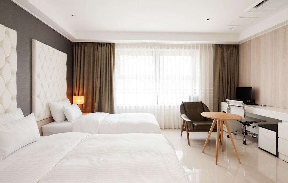 Фото отеля 2