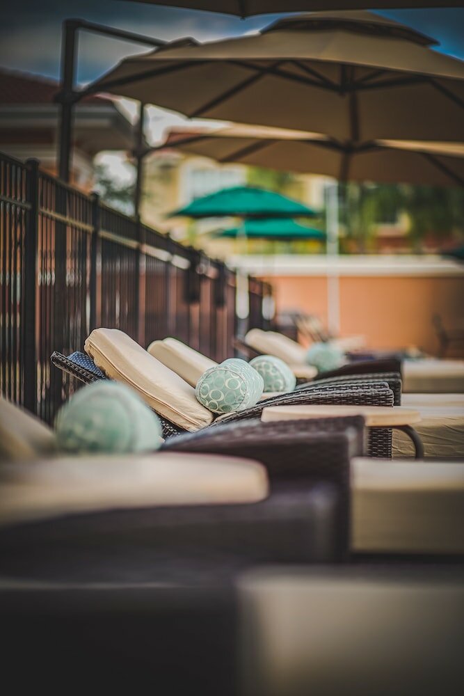 Фото Emerald Greens Hotel Condo Resort