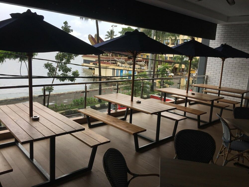 Фото Expressia Hotel Makassar