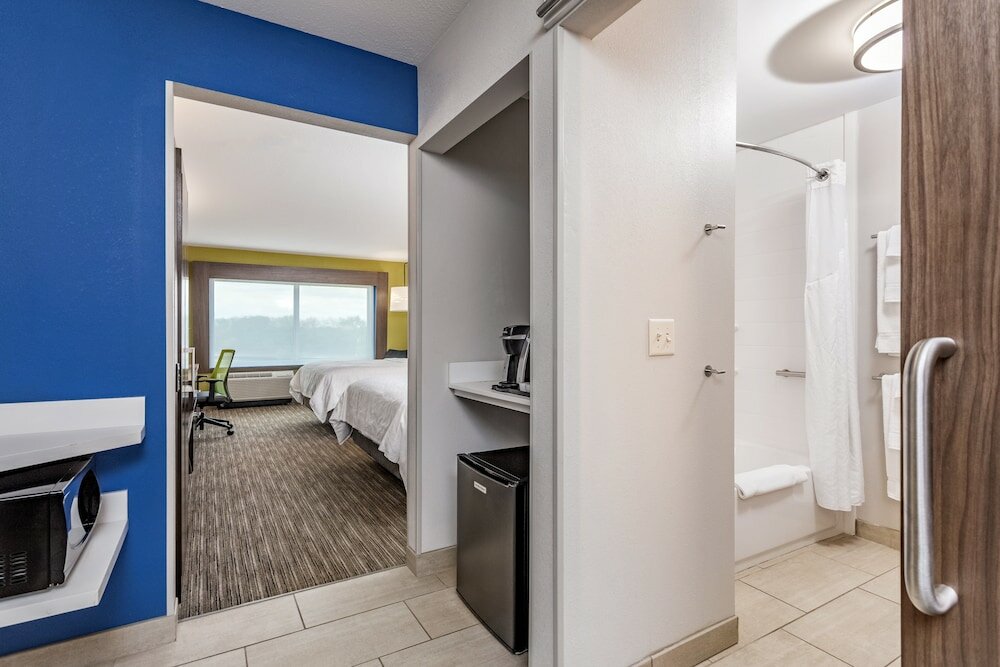 Фото Holiday Inn Express & Suites Hammond, an Ihg Hotel