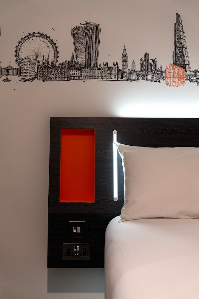 Фото EasyHotel London City Shoreditch