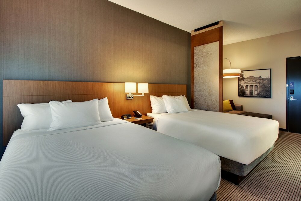 Фото Hyatt Place Iowa City Downtown