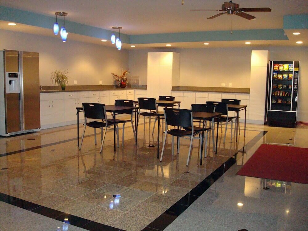 Фото O'Hare Inn & Suites