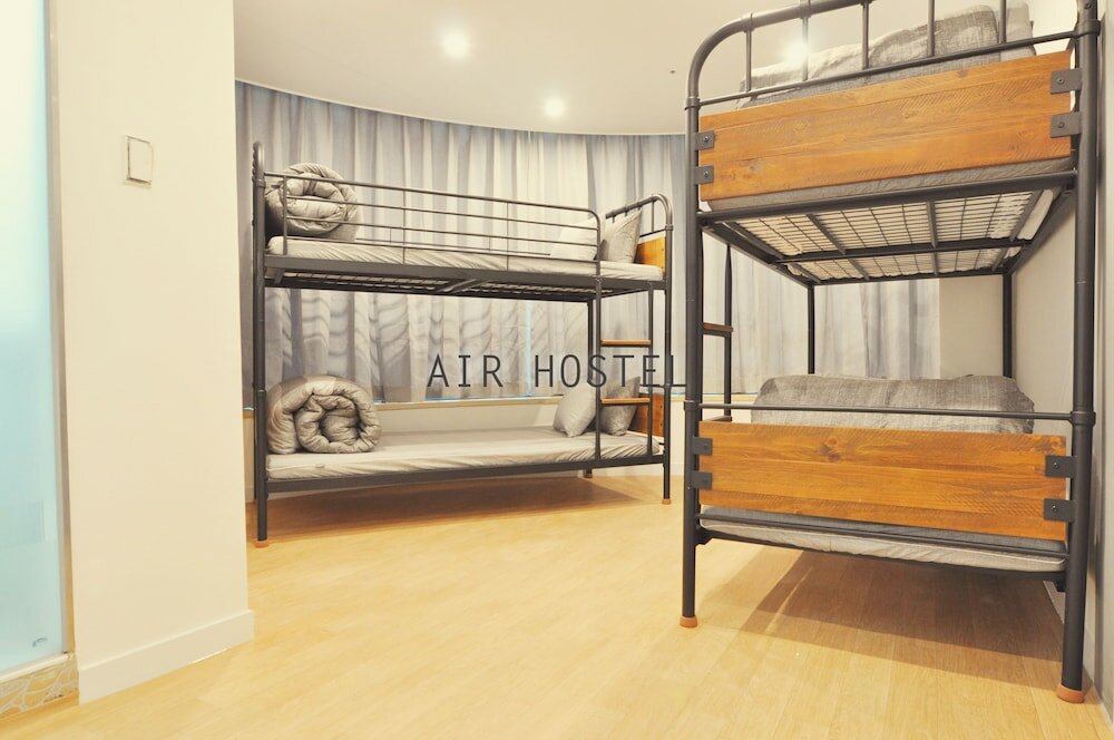 Фото Oyo Hostel Myeongdong 3