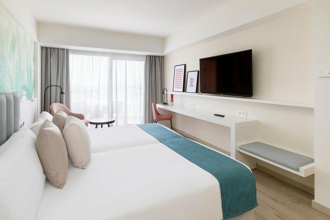 Фото Hotel Cristina by Tigotan Las Palmas - Adults Only