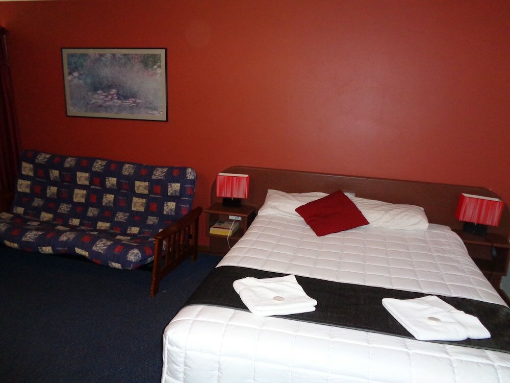 Фото Parkway Motel