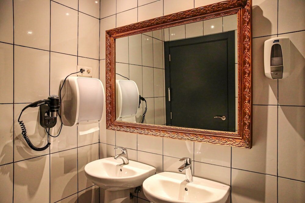 Фото Factory Hostels Barcelona