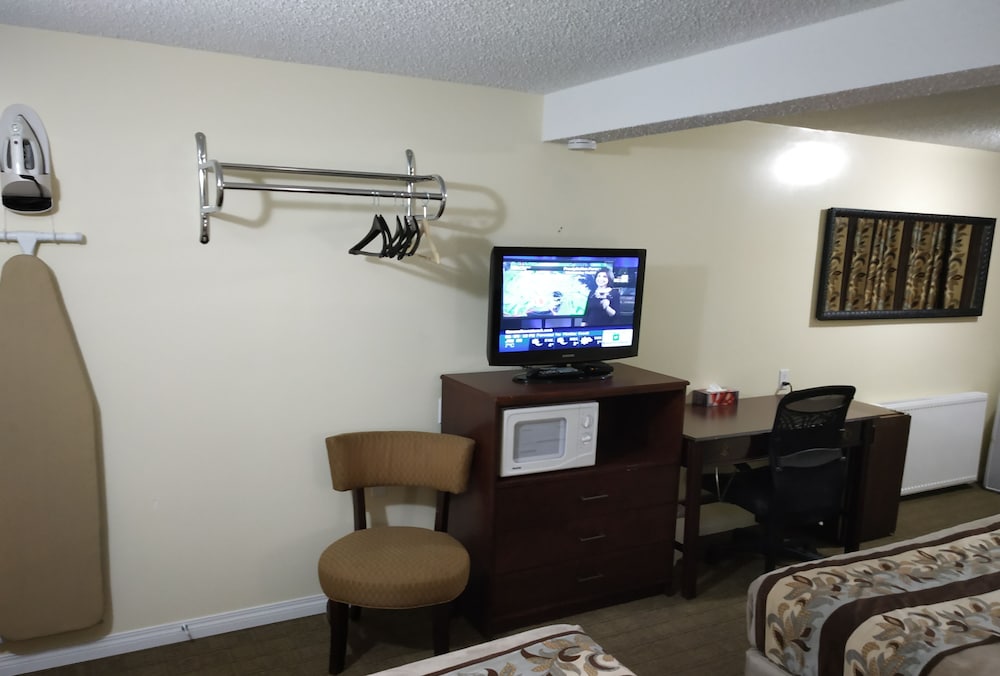 Фото Parkway Motel & European Lodges