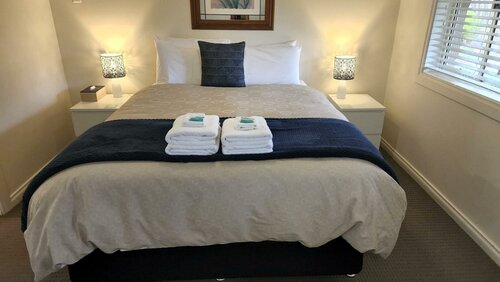 Гостиница Riesling Trail and Clare Valley Cottages