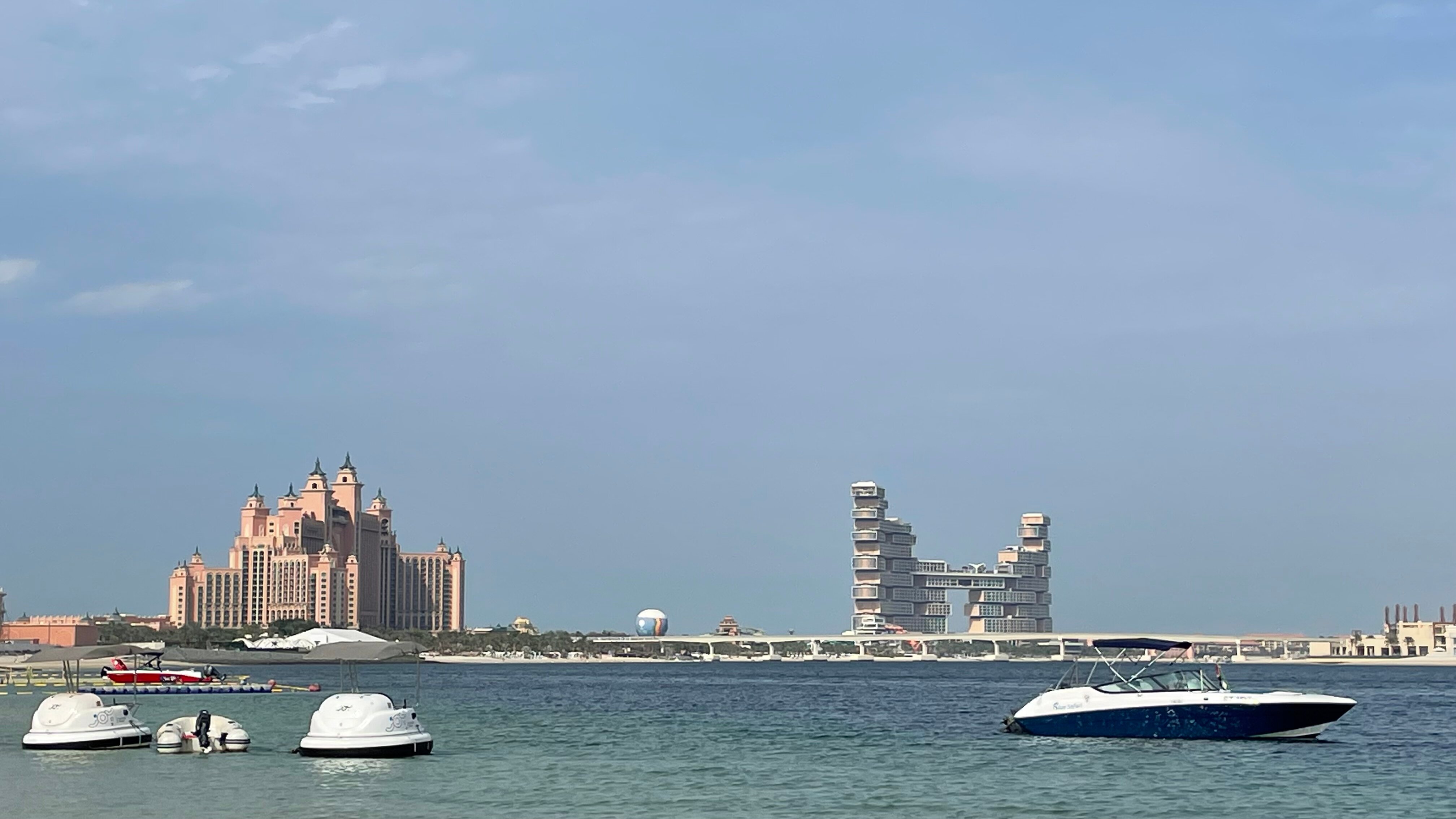 Фото Th8 Palm Dubai Beach Resort by IHG Dubai