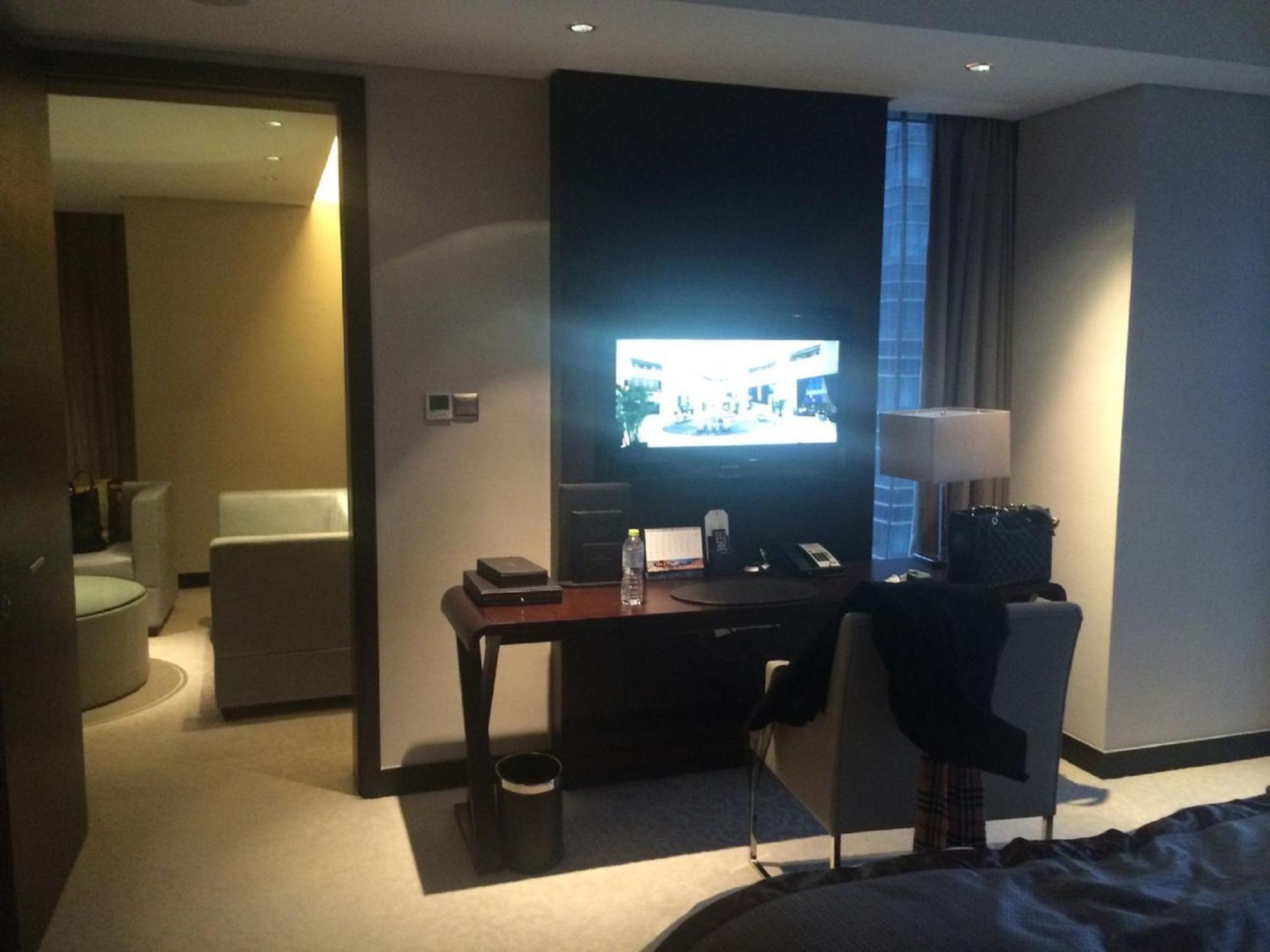 Фото Howard Johnson Ifc Plaza Ningbo