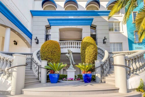 Гостиница Best Western Plus Marina Shores Hotel в Дана Поинт