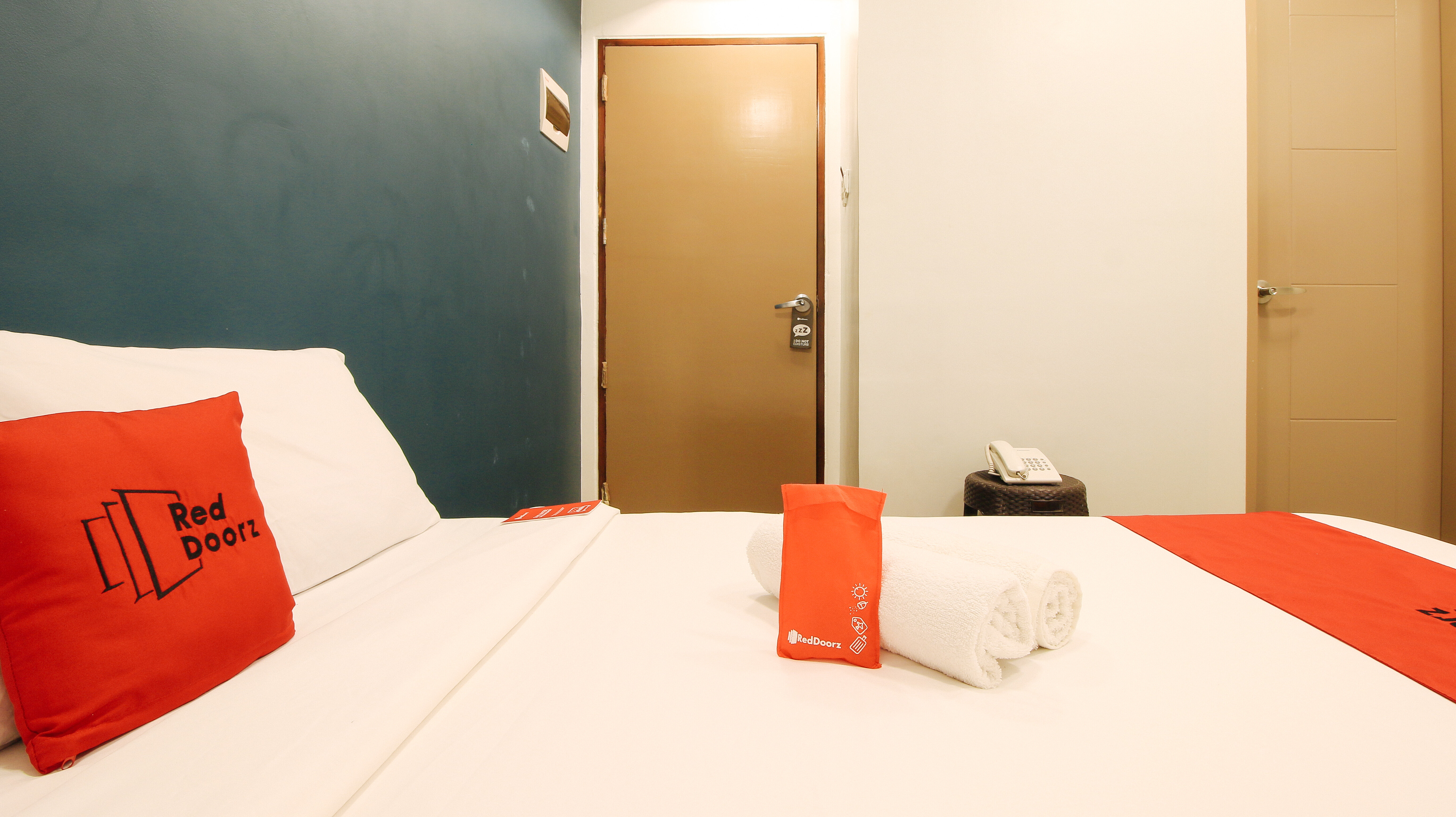 Фото RedDoorz Plus @ San Marcelino Malate