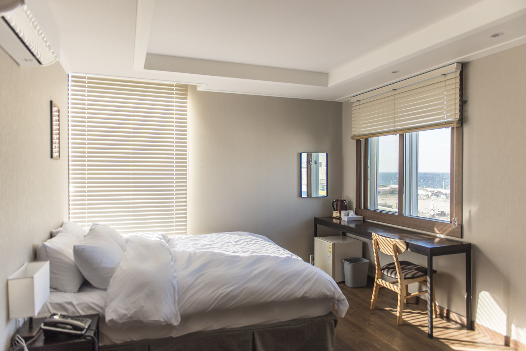 Фото Check Inn Hotel Jeju