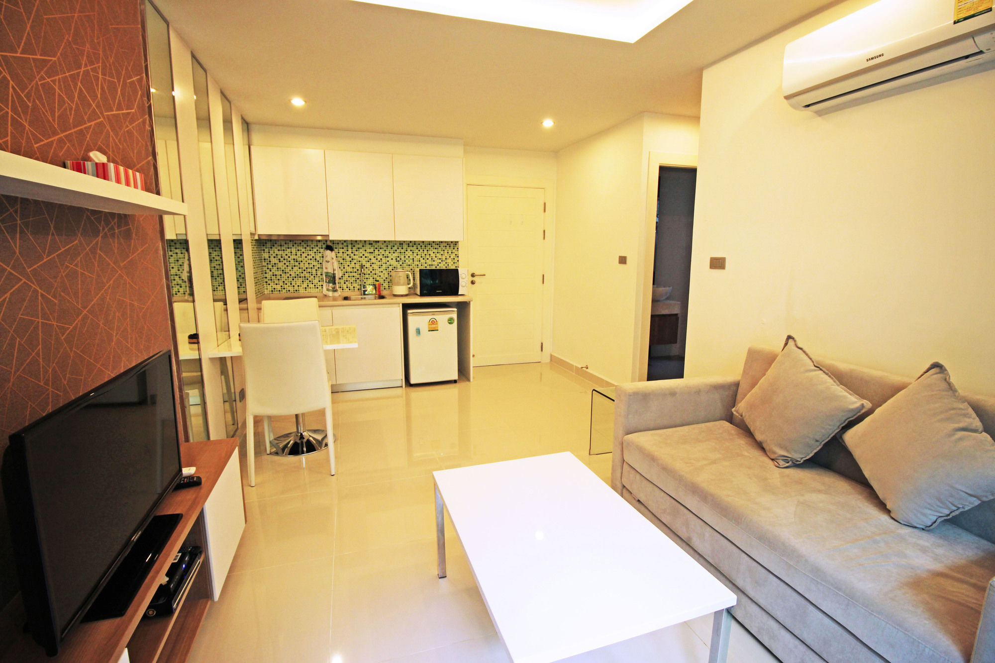 Фото Amazon Residence by Pattaya Sunny Rentals
