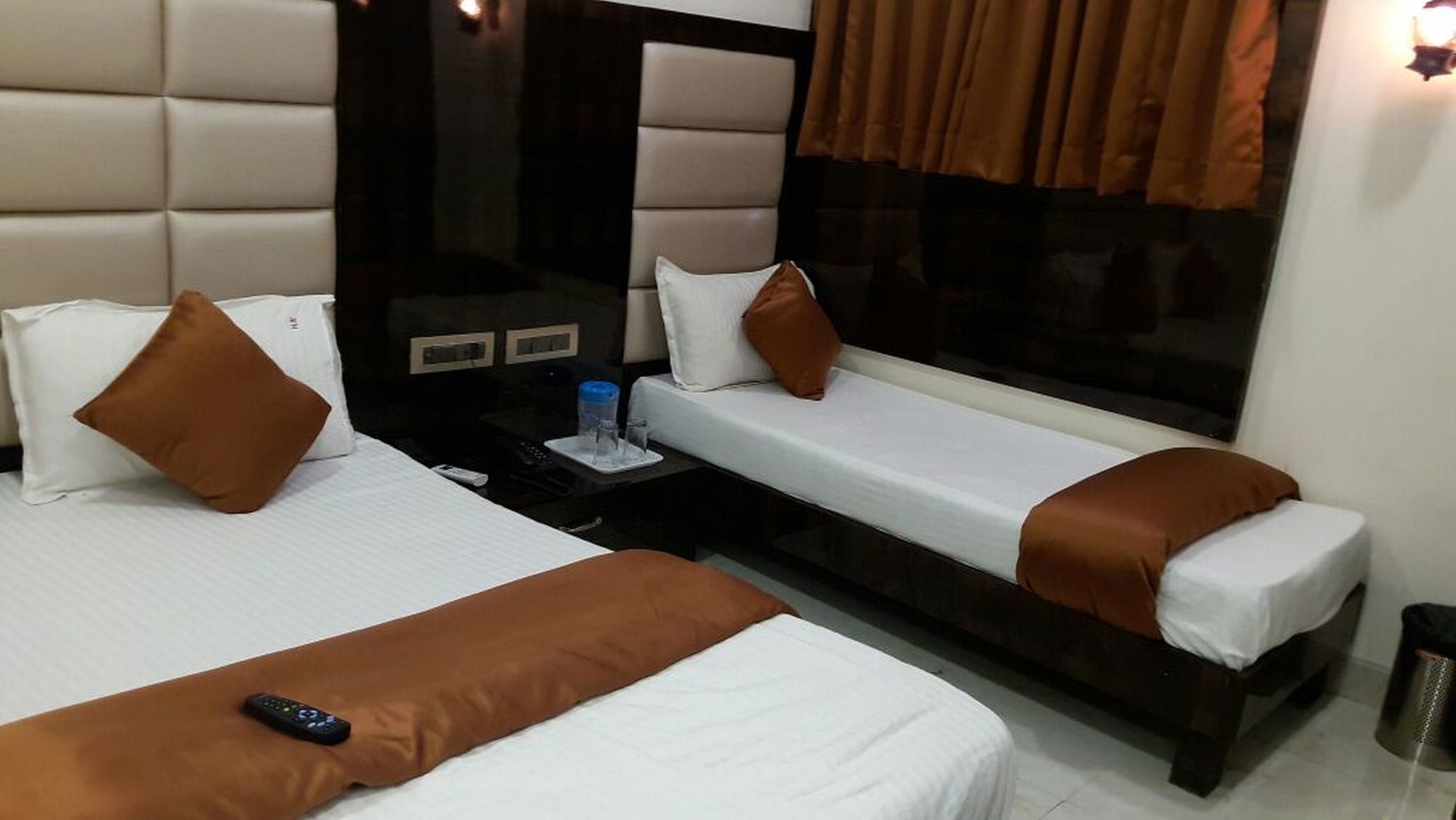 Фото Hotel Karishma