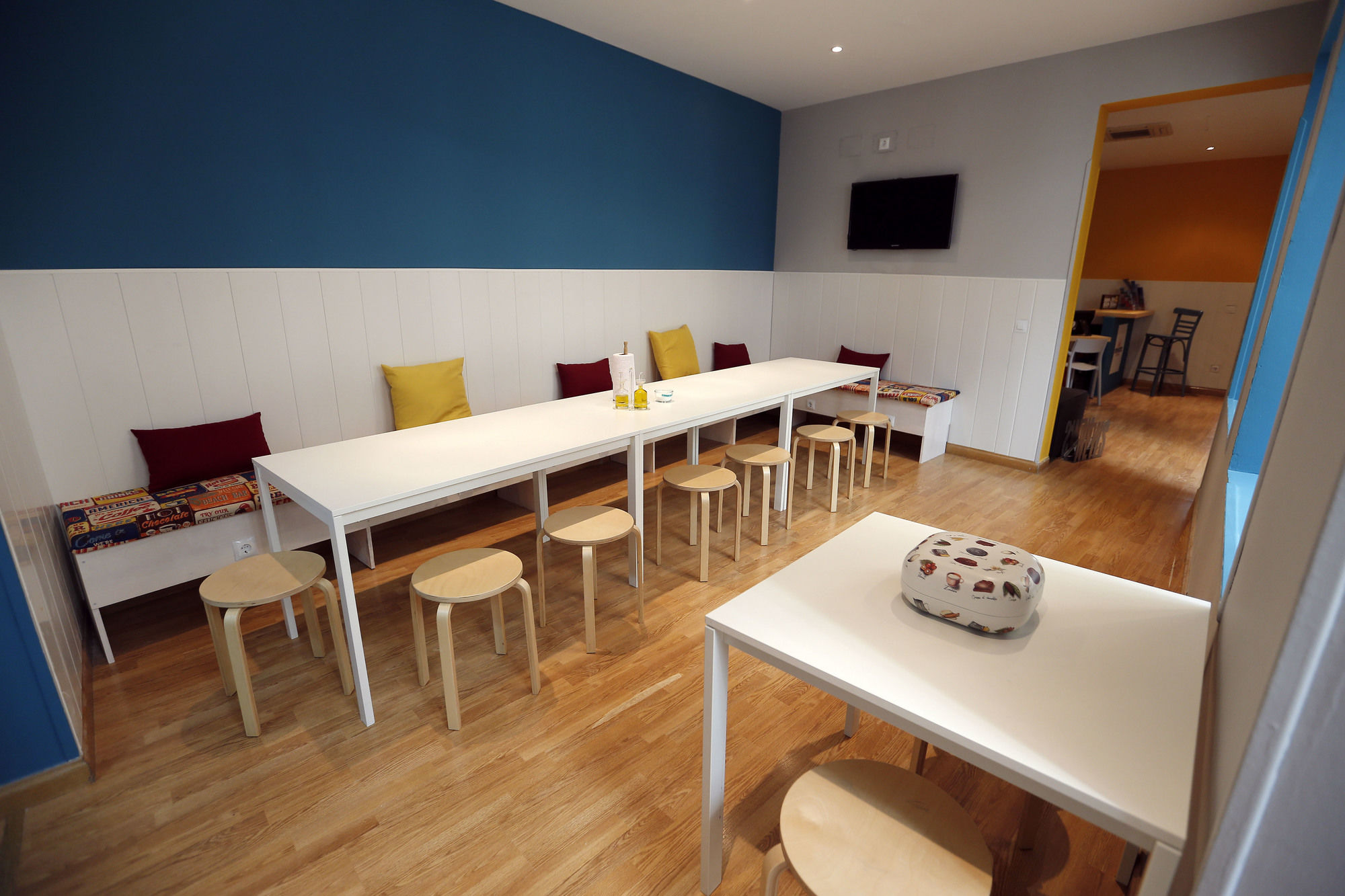 Фото Onefam Sungate Hostel Madrid