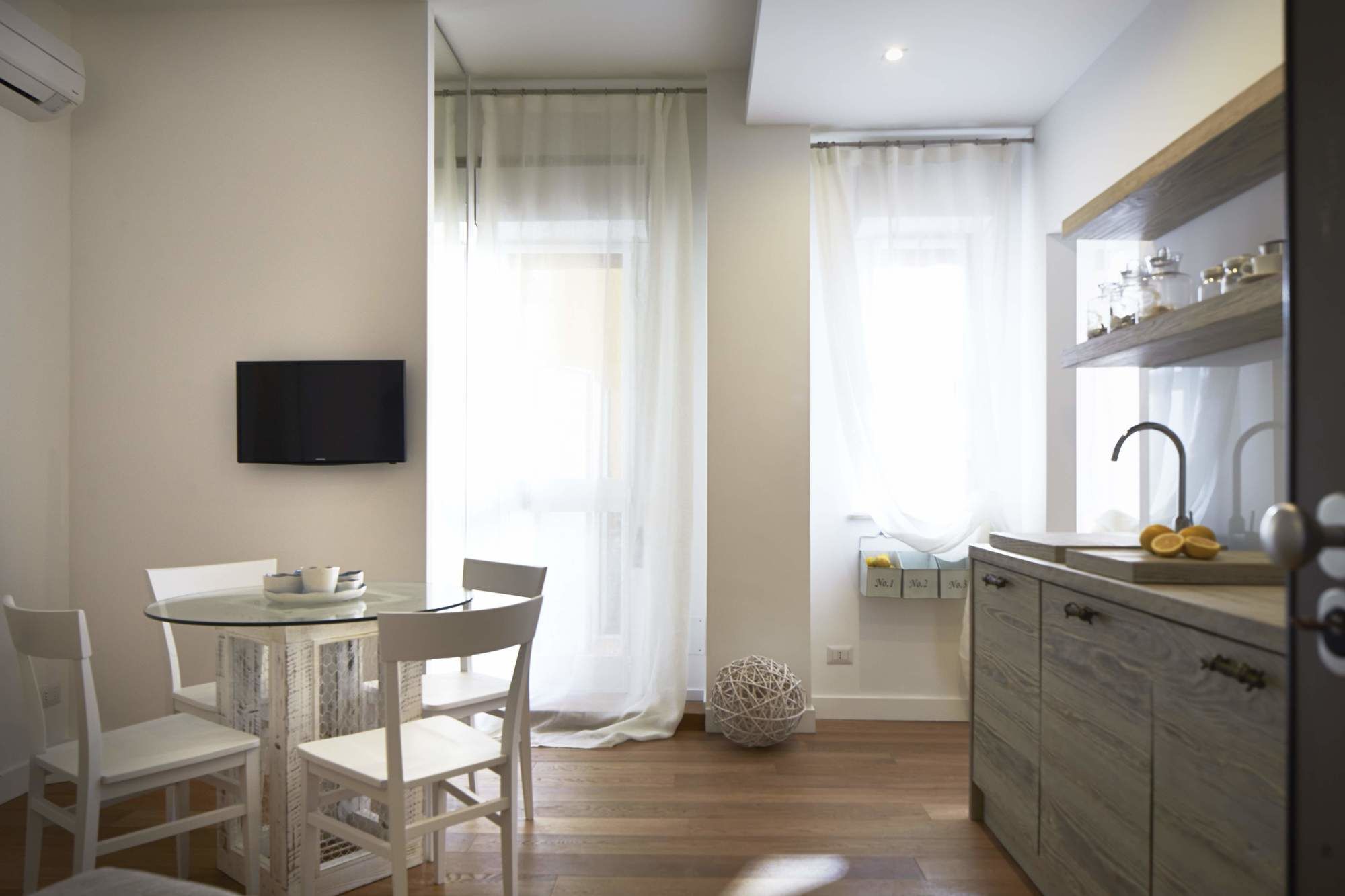 Фото Ferrini Home - Etnea Portrait