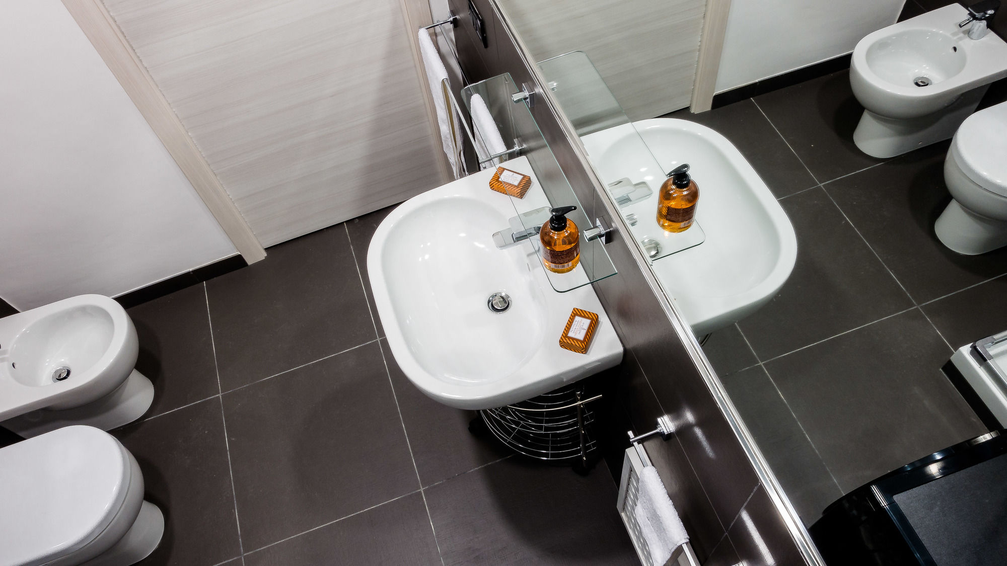 Фото Suite In Center