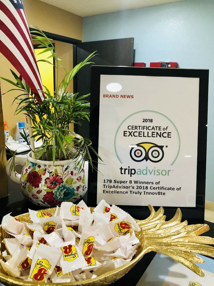 Фото Super 8 by Wyndham Radcliff Ft. Knox Area