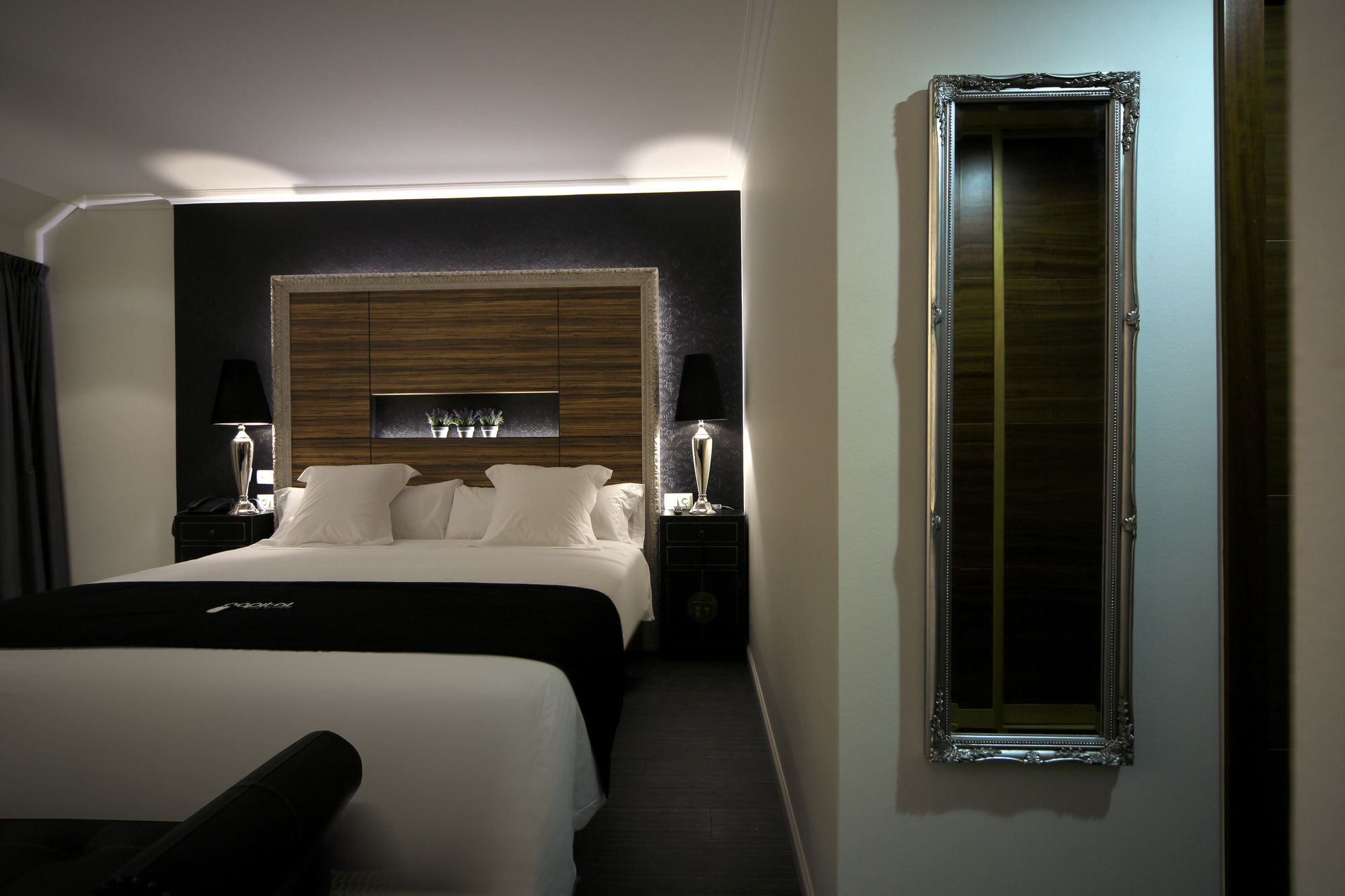 Фото Capitol Boutique Hotel