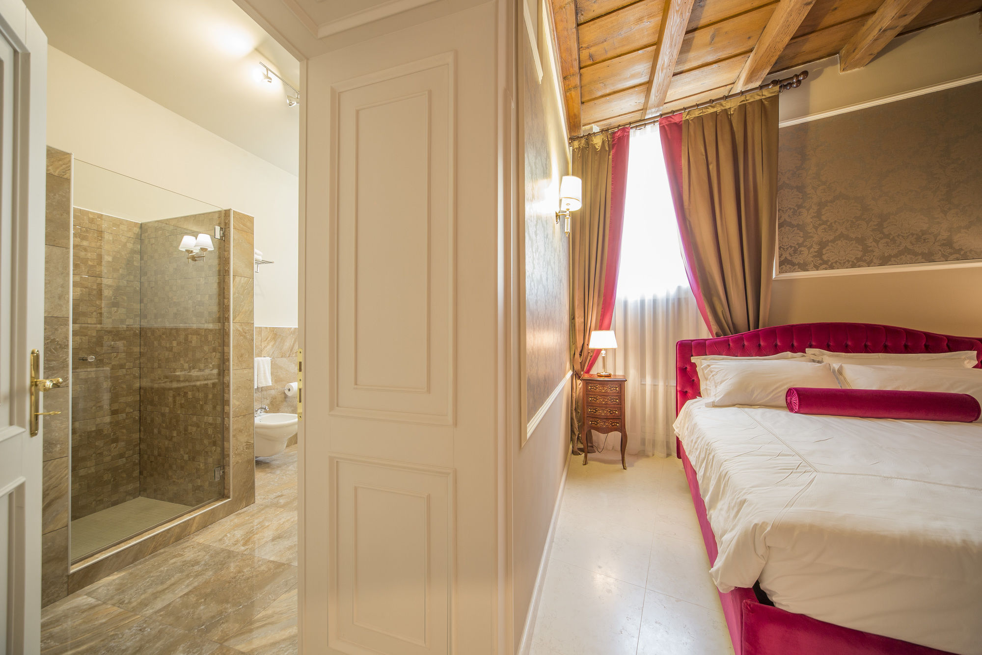 Фото Lady Capulet Apartments