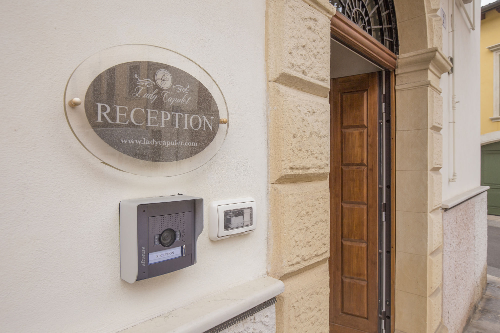 Фото Lady Capulet Apartments