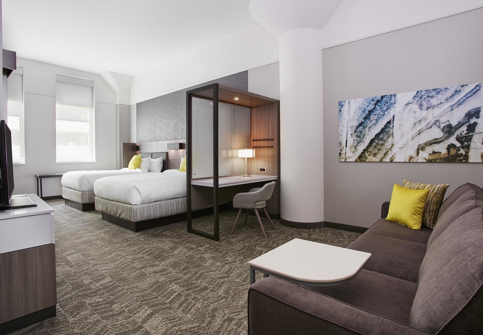 Фото SpringHill Suites by Marriott Milwaukee Downtown