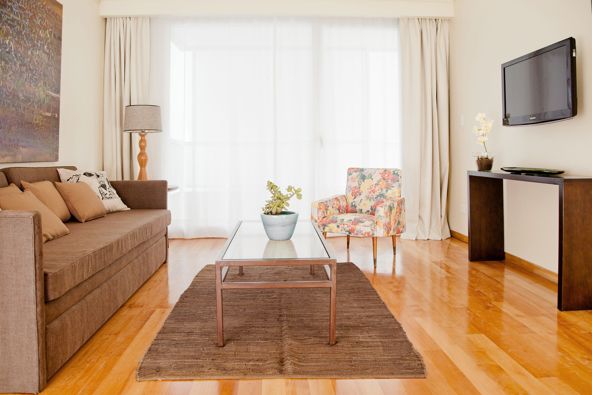 Фото Art Suites & Gallery