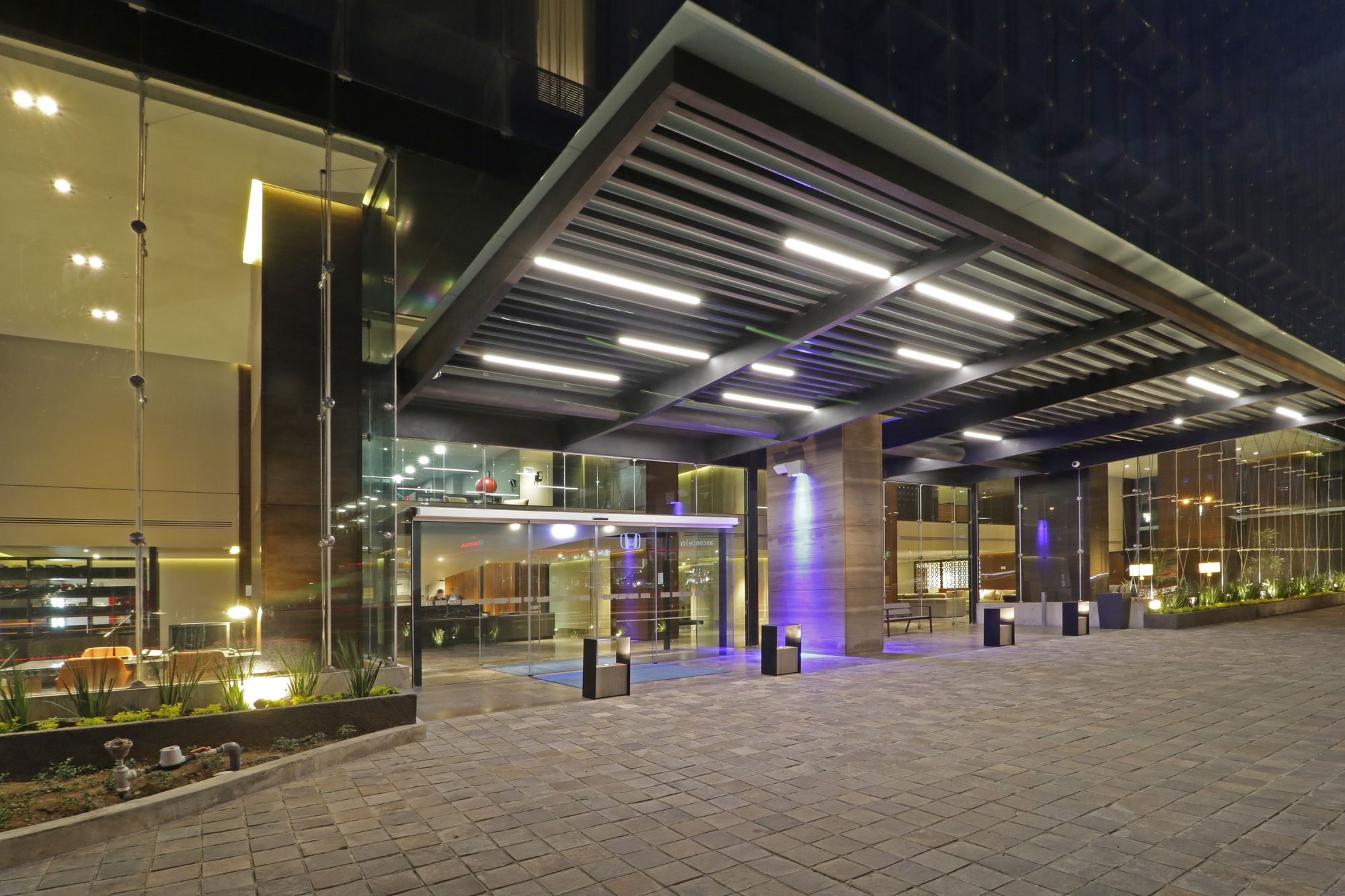 Фото Holiday Inn Express & Suites Monterrey Valle, an Ihg Hotel