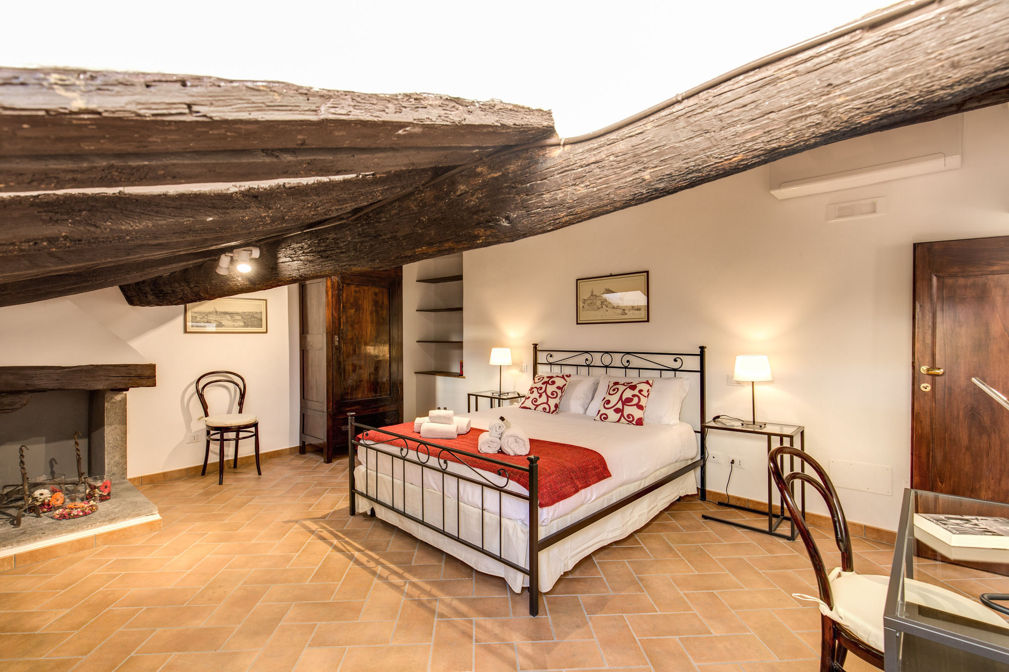 Фото Piccolo Trevi Suites