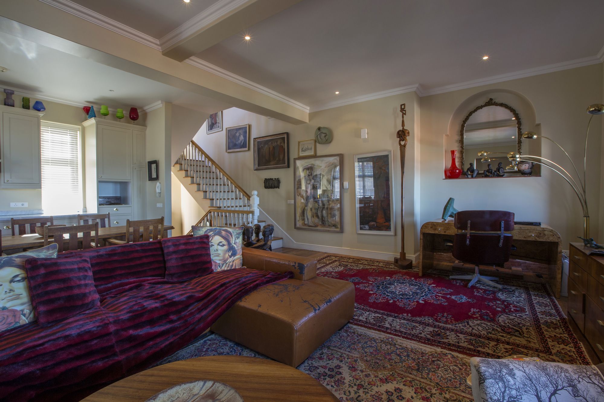 Фото The Majestic Apartment