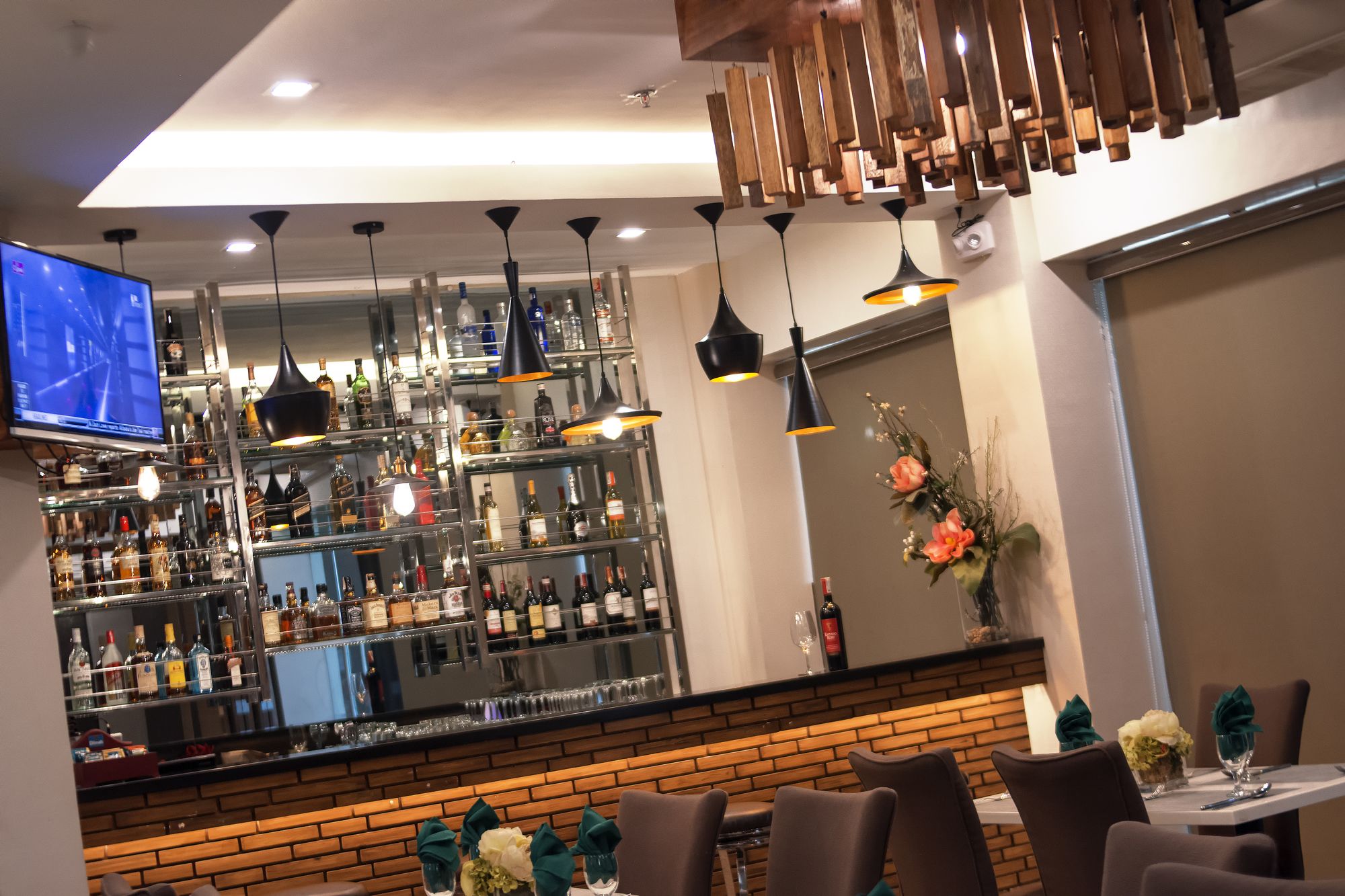 Фото Ironwood Hotel