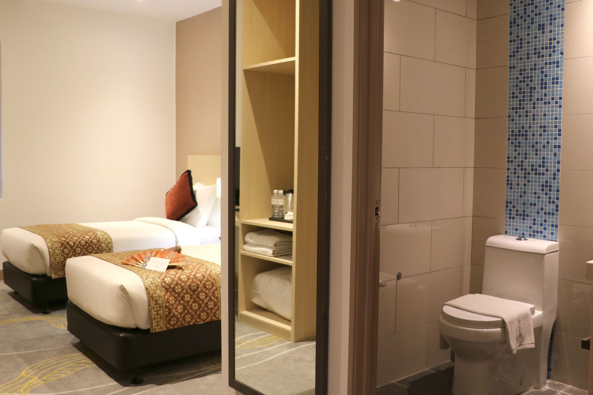 Фото Pacific Express Hotel Chinatown