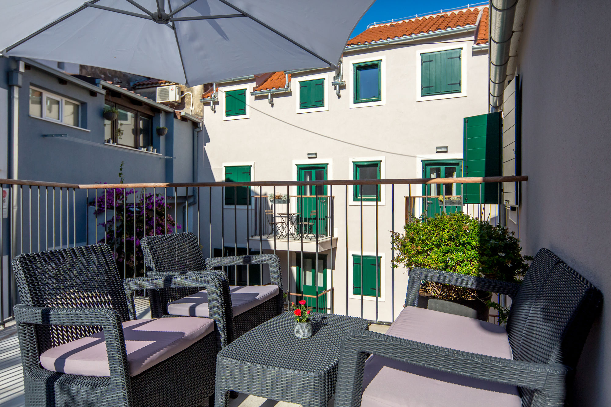 Фото отеля 2