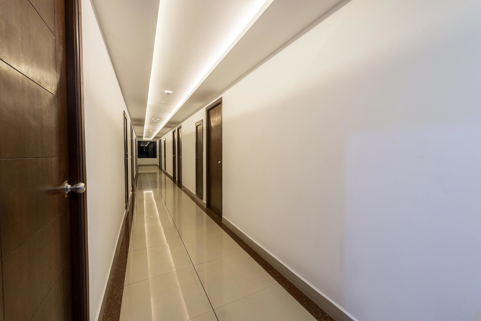 Фото Treebo Trend South Avenue With Roadside View