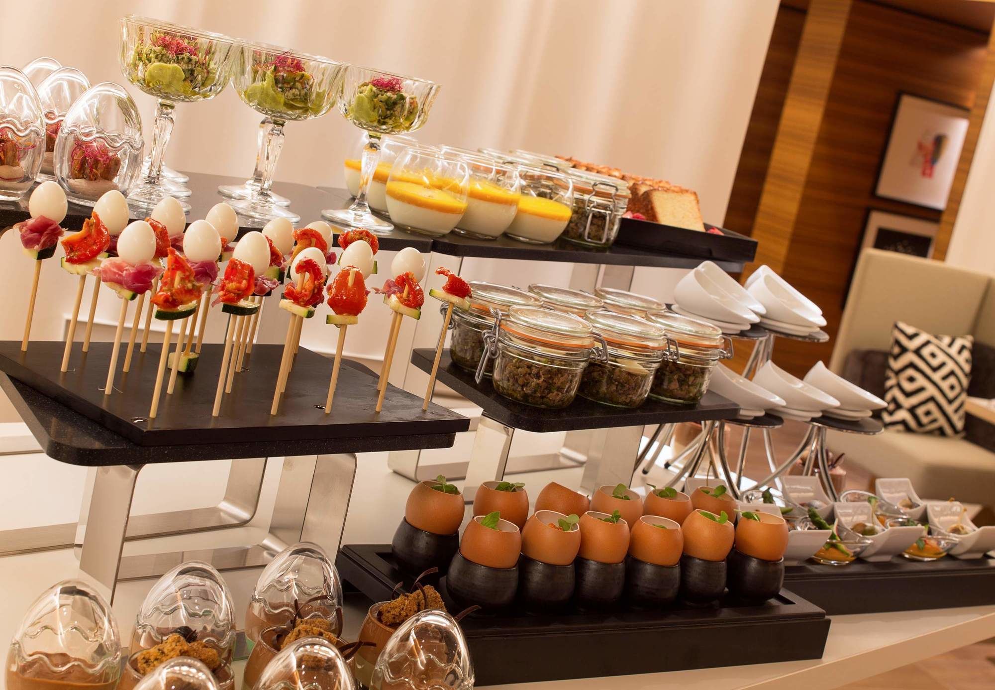 Фото Renaissance Paris Republique Hotel