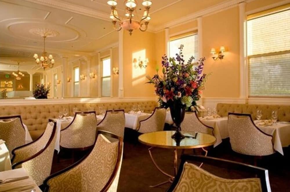 Фото Hotel Majestic