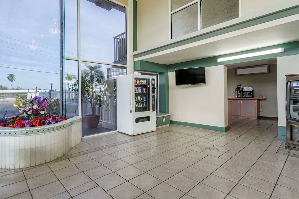 Фото Rodeway Inn Clearwater - Largo