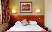 Фото The Bruce Hotel