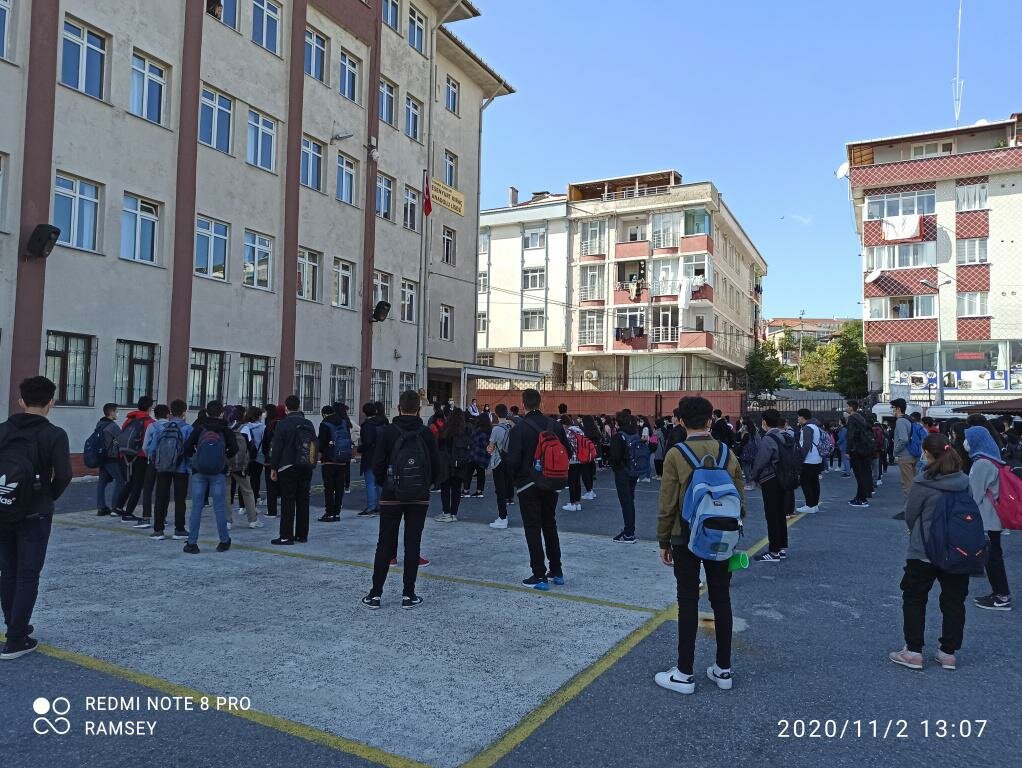 تعليم ثانوي Esenyurt Kyirach Anadolu High School ، اسطنبول، صورة