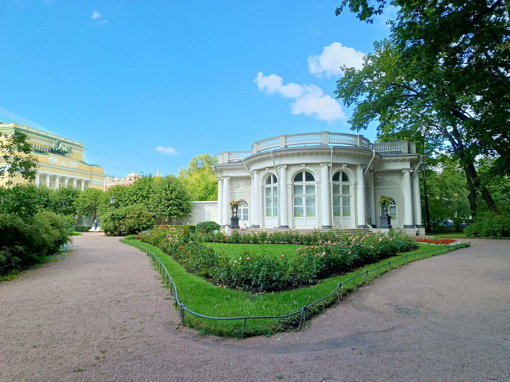Madaniyat va istirohat bog‘i Anichkova Dvortsa Garden, Sankt‑Peterburg, foto