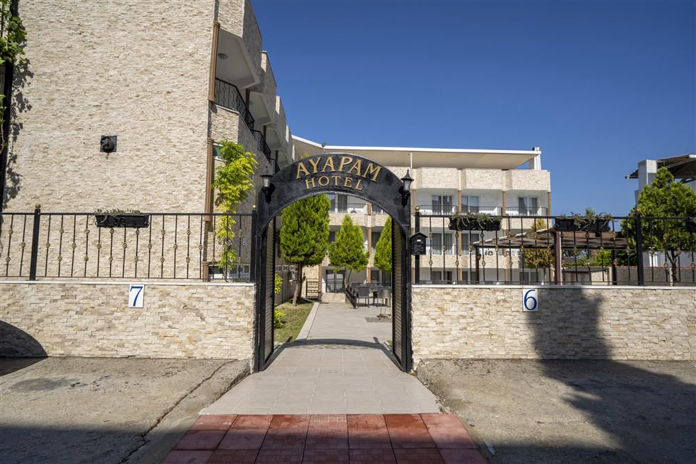 Фото отеля 2