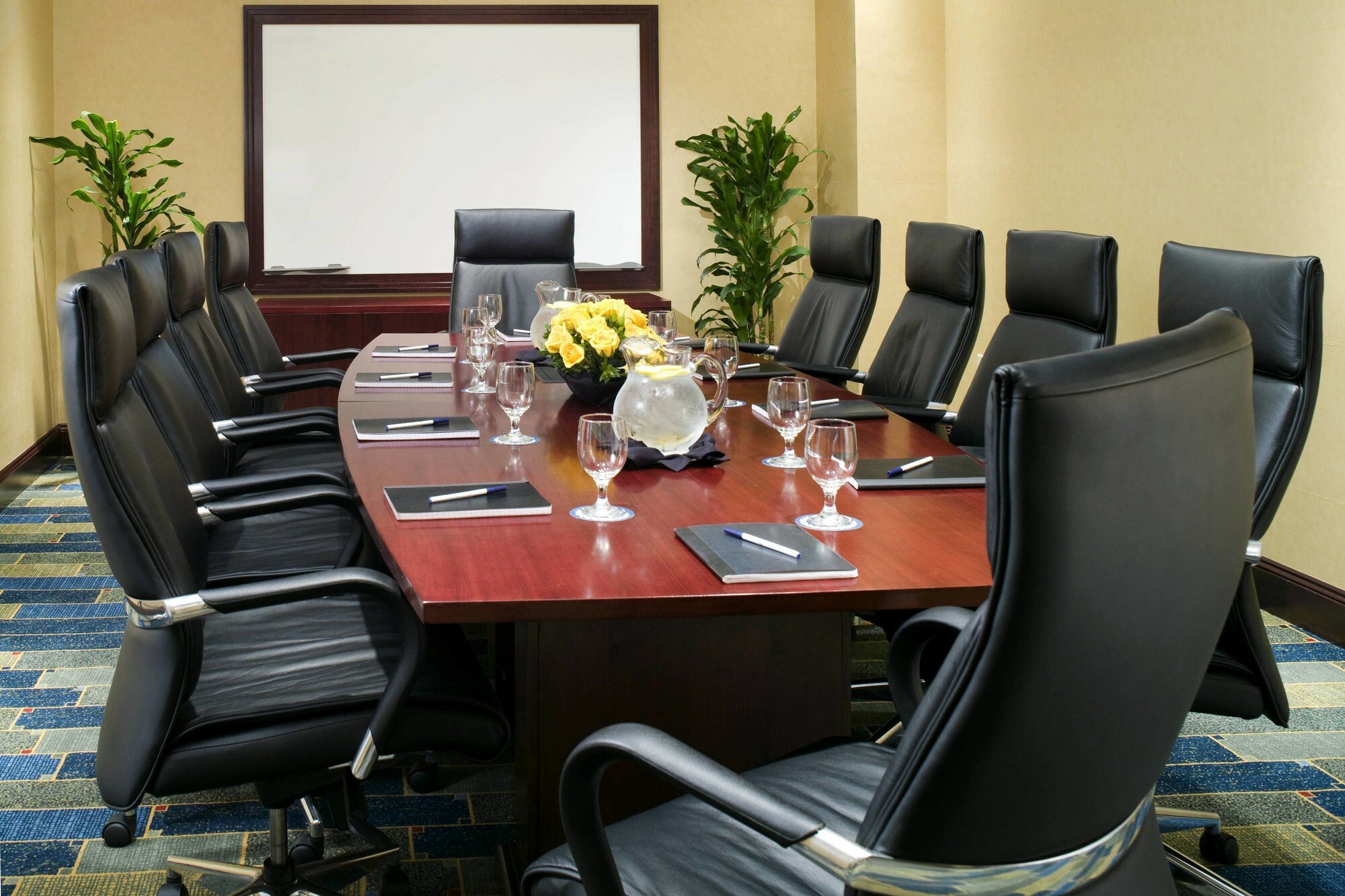 Фото Sheraton Cerritos Hotel